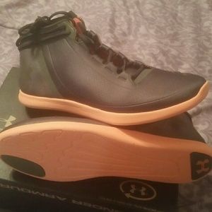 NWT Under Armour Sneaker